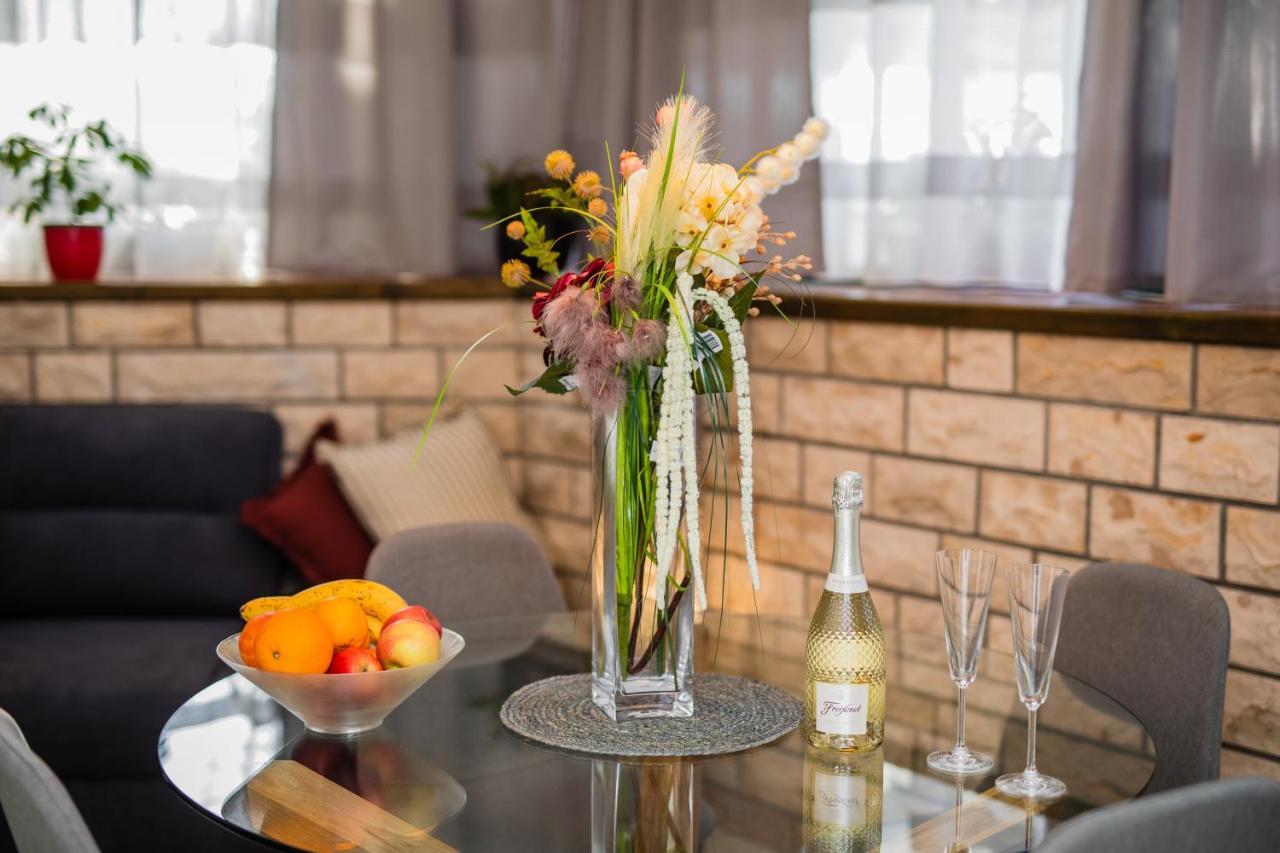 Glicinia Apartment Sibenik Ngoại thất bức ảnh